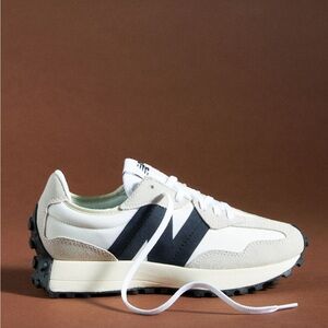 New Balance 327 brand new never worn in box in Light gray. Size 8 1/2.